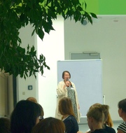 Nachwuchstreffen 2014 - Begrüßung der Teilnehmer durch Frau Hahn - Leopold-Ullstein-Schule
